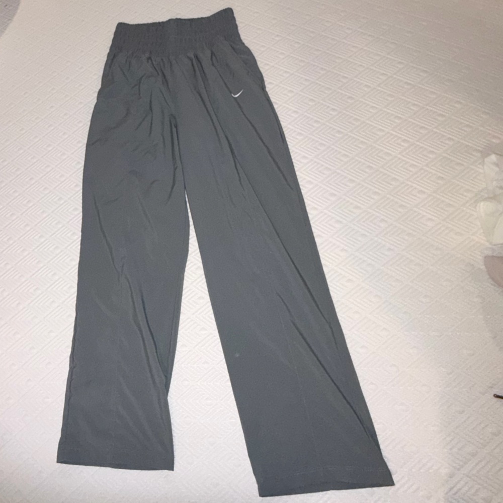 Nike Womens Dri-FIT One Ultra High Waisted Pants Smoke Gray Sz M - EUC